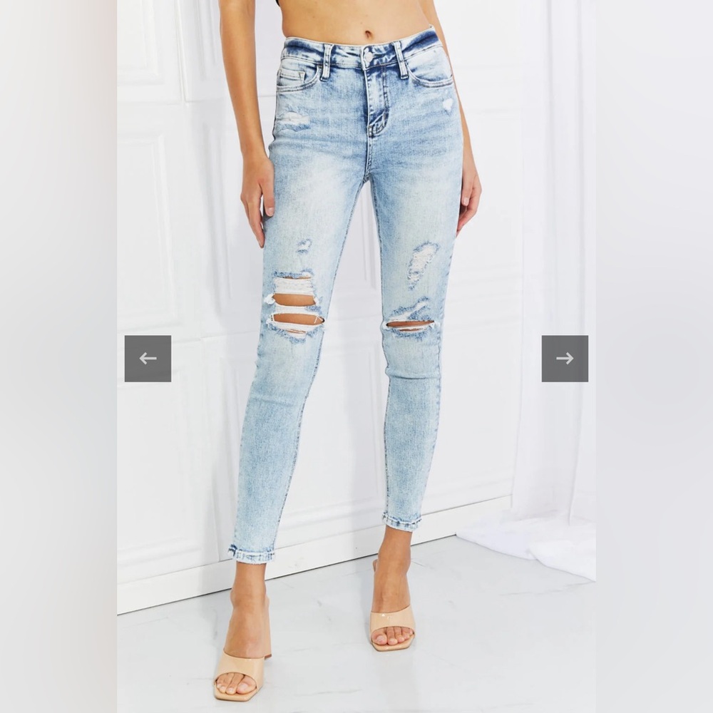 Vervet Distressed Skinny Jeans
